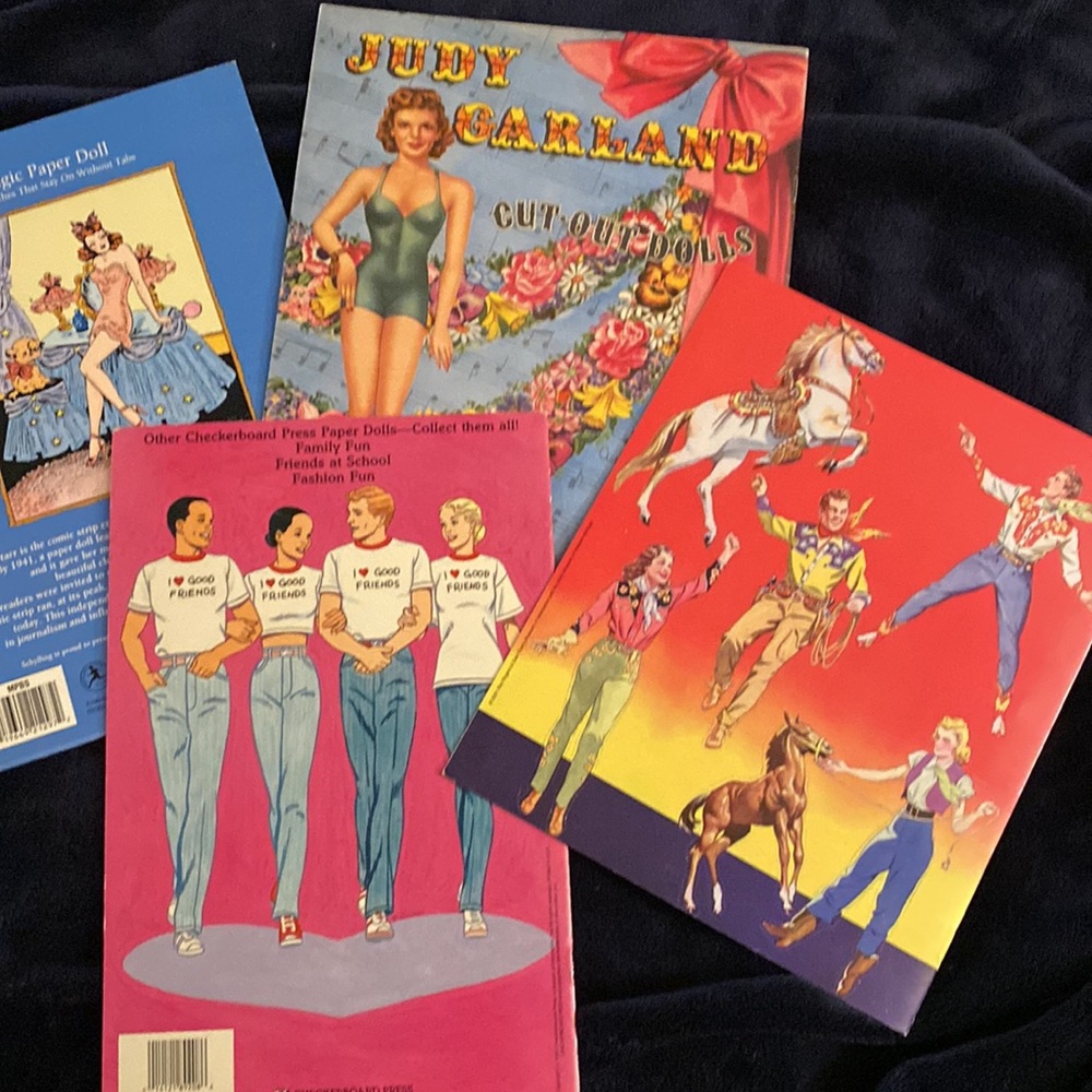 Paper dolls - Picture 2 of 2